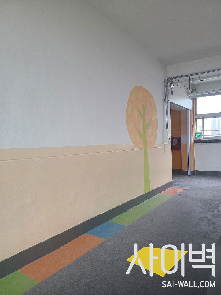 대동초등학교 계단벽화 벽화 시공 사진 12